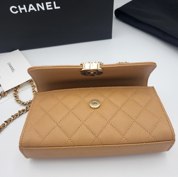 Brand new authentic Chanel 2023 kelly phone holder with chain and top handle - Picture 6 of 17